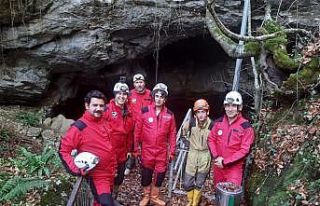 Eğitimi Sarıkaya Mağarasında yaptılar