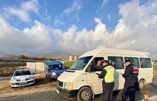 Elazığ’da kış lastiği denetimi gerçekleştirildi