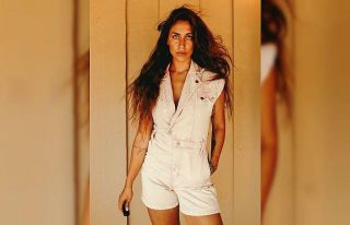 Elif Koyutürk, ‘Saf ve Güzel’ isimli yeni seçkisiyle,...