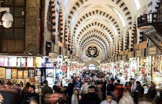 Eminönü’nde yılbaşı yoğunluğu
