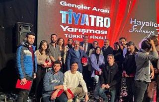 Erzincan ekibi ’Çaresizlik’ oyunuyla Türkiye...