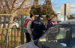 Erzincan’da polis ekipleri tarafından okul çevrelerinde...