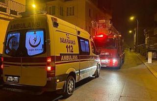 Evde çıkan yangında anne, baba ve çocuk dumandan...