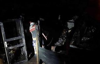 Evin odunluk kısmında yangın paniği