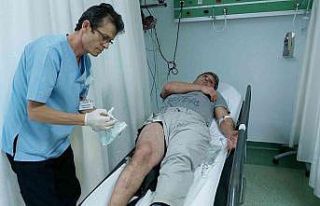 Evinden çıkarken silahlı saldırıda yaralandı