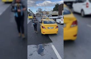 Fatih’te taksiciden kurallara uymayan meslektaşlarına...
