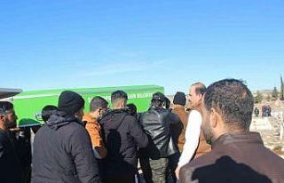 Feci kazada ölen 9 kaçak göçmenin cenazeleri ailelerine...