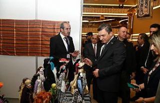 Geleneksel Giysili Bebek’lere ilgi