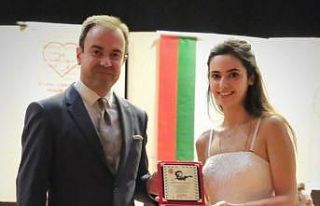 Genç keman virtüözünden uluslararası yarışmada...