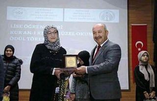 Genç Nida Kuran-ı Kerim’i Güzel Okuma ve Genç...