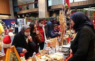 Girişimci kadınlar ürünlerini festivalde Denizlilerle...