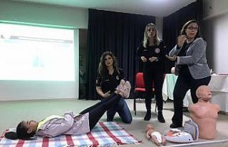 Görme ve işitme engelli öğrenciler ilkyardımı...