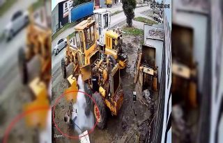 Greyderin lastiğinin patlaması kamerada