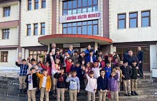 Hakkari polisi gönüllerde taht kurdu