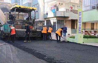 Haliliye’de yollar sıcak asfalt ve parke çalışmalarıyla...
