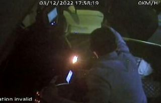 Halk otobüsüne saldırı anbean güvenlik kamerasına...