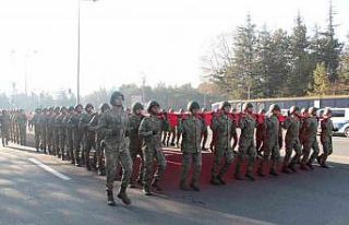 Harbiyeliler Ankara sokaklarında koştu