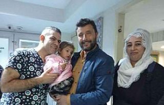 Hasretle bekledikleri bebeklerini 14 yıl sonra kucaklarına...