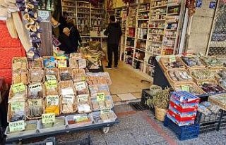 Havaların soğumasıyla vatandaşlar aktarlara akın...
