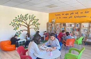 Hayırseverler okullara destek veriyor