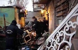 Hırsızlara 110 polis ile eş zamanlı şafak operasyonu:...