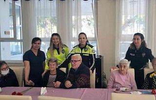 Huzurevi sakinlerine ‘Trafik Güvenliği’ eğitimi