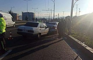 İki otomobil çarpıştı: 1 yaralı