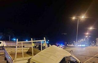 İki otomobilin çarpıştığı kazada 1 ölü, 1...