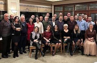 İmperial Hastanesi yönetimi ve doktorları yemekte...