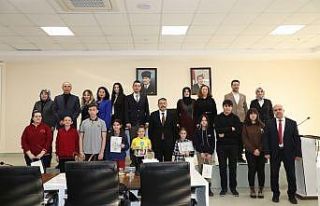 İnsan hakları temalı yarışmalarda dereceye giren...
