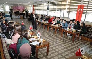 İpekyolu’nda kitap tahlil programı devam ediyor