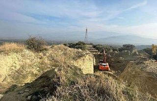 İş makinesi ile kaçak kazı yaparken suçüstü...