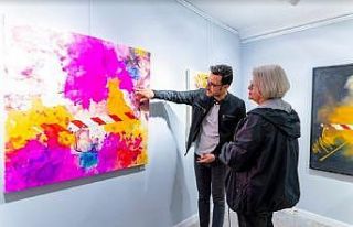 İslamoğlu’ndan "Hallucination" resim...