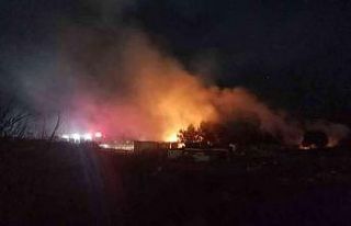 İzmir’de alevler geceyi aydınlattı: Barakalar...