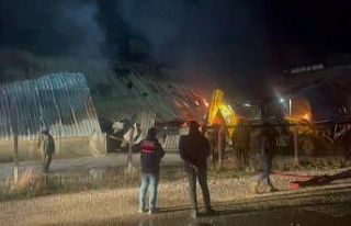 İzmir’de mobilya atölyesinde korkutan yangın