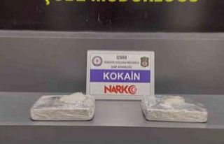 İzmir’e yolcu otobüsü ile 2 kilogram kokain getiren...