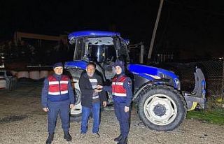 Jandarma, çalınan traktör ve tarım aletini bularak...