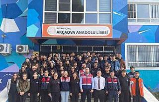 Jandarma ekipleri Çineli öğrencileri bilgilendirdi