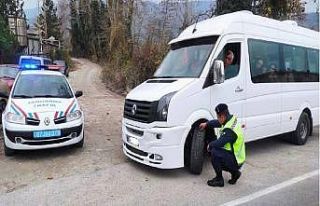 Jandarmadan kış lastiği uygulaması