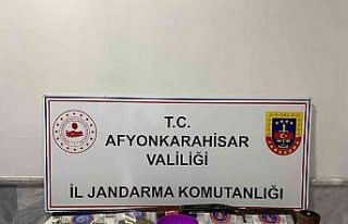 Jandarmanın baskın düzenlediği evden uyuşturucu...