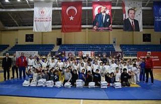 Judo sporcuları birlikte antrenman yaptı