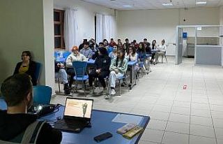 Kadın öğrencilere KADES anlatıldı