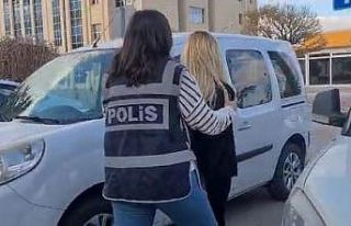 Kadınları fuhşa zorlayan kadın yakalandı
