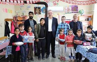 Kahta Belediyesi’nden köy okullarına yardım eli