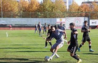 Karaköprü Belediyespor zirveye yürüyor