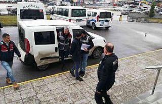 Karaman’da yalnız gördüğü kadınlara odunla...