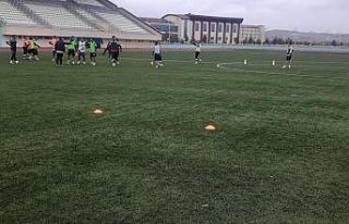 Kars 36 Spor, Derecik Spor hazırlıklarını sürdürüyor