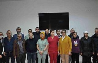 Kars’ta öğretmenevi çalışanları kadro istiyor