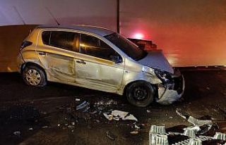 Kaza yaptığı hacizli otomobili bırakıp kaçtı