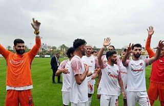 Kepez Belediyespor zirvedeki yerini korudu